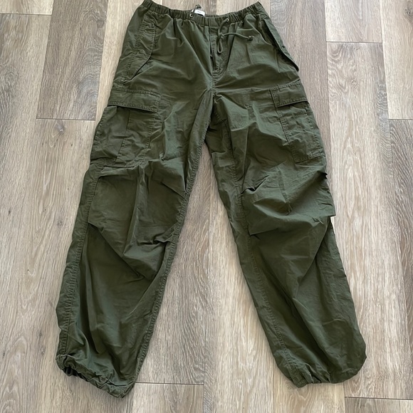 Aritzia Pants & Jumpsuits Aritzia Parachute Pants By Tna Poshmark